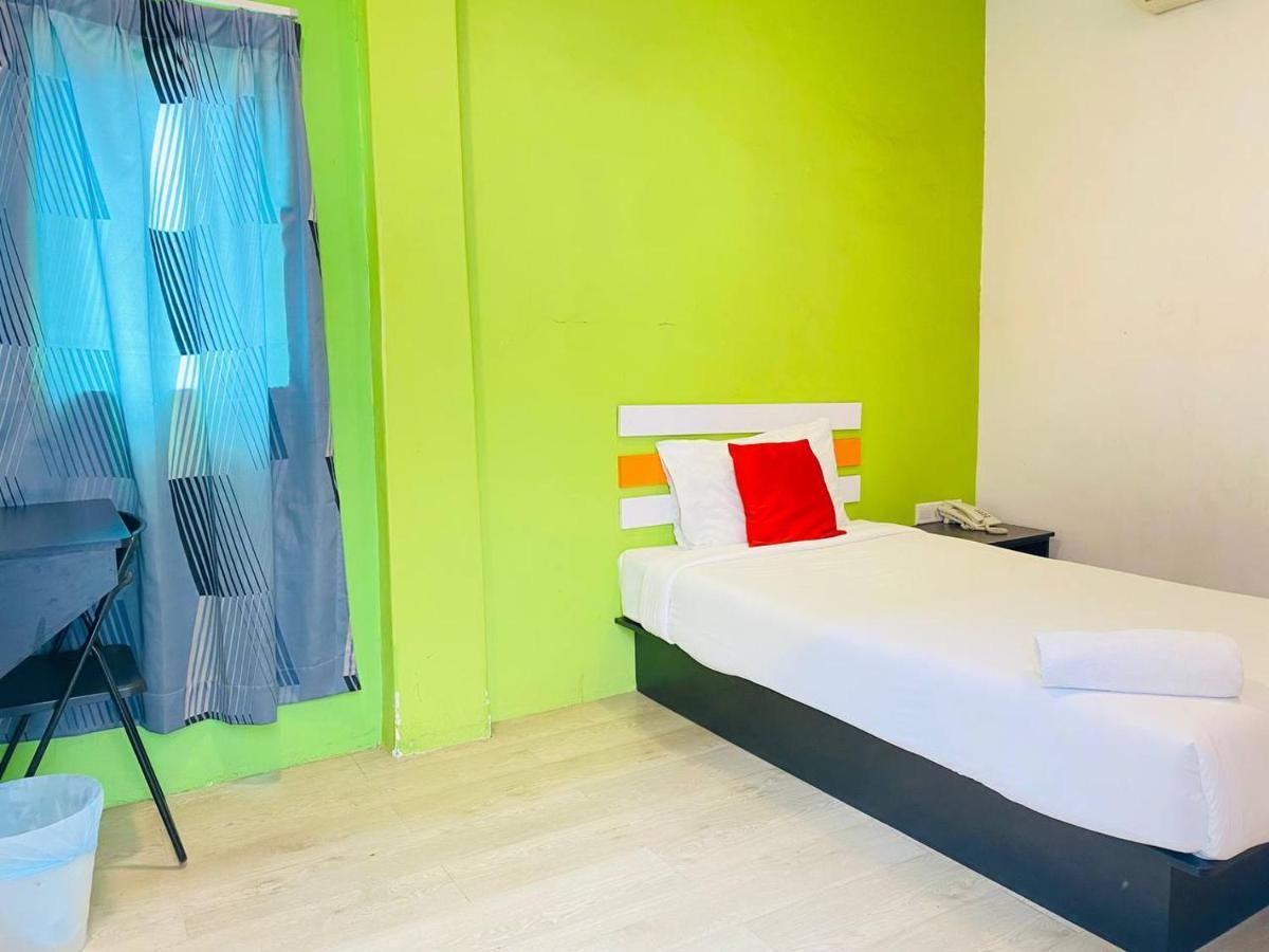 Orange Hotel Segamat Buitenkant foto
