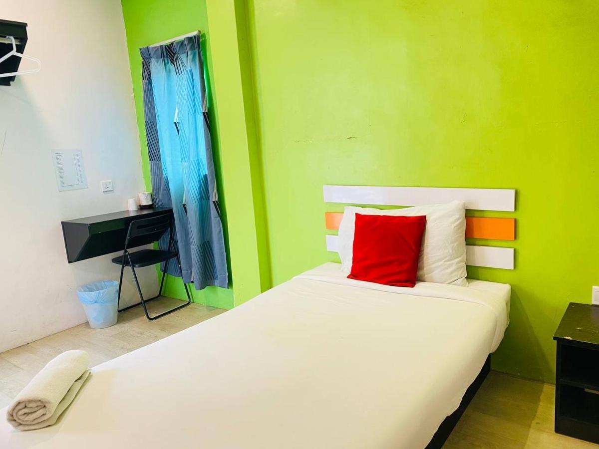 Orange Hotel Segamat Buitenkant foto