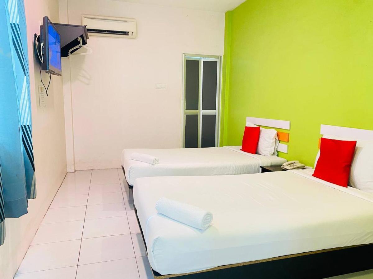 Orange Hotel Segamat Buitenkant foto