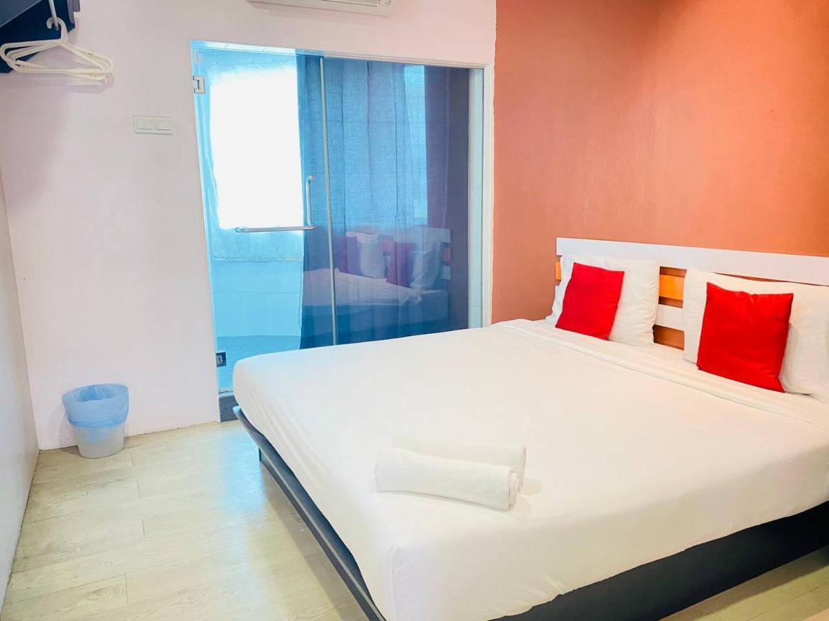 Orange Hotel Segamat Buitenkant foto