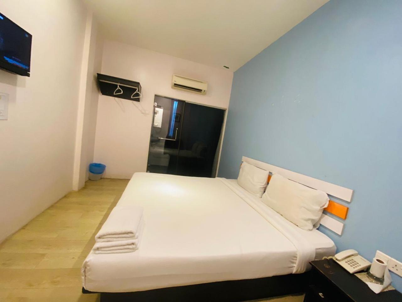 Orange Hotel Segamat Buitenkant foto